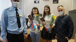 Юным жительницам Люберец торжественно вручили первые паспорта